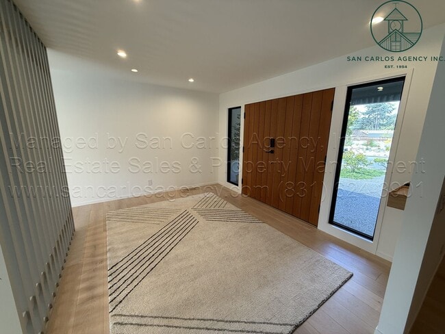 Building Photo - Newly Remodeled Spacious Three Bedroom Quail Lodge Home