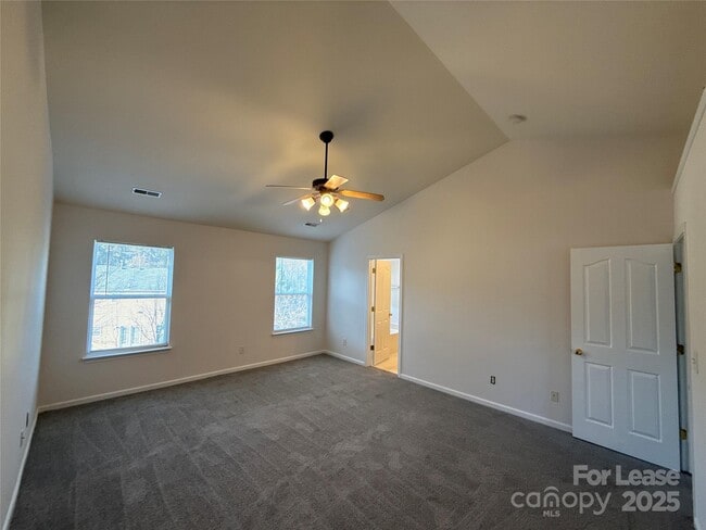 Building Photo - 2807 Forest Grove Ct