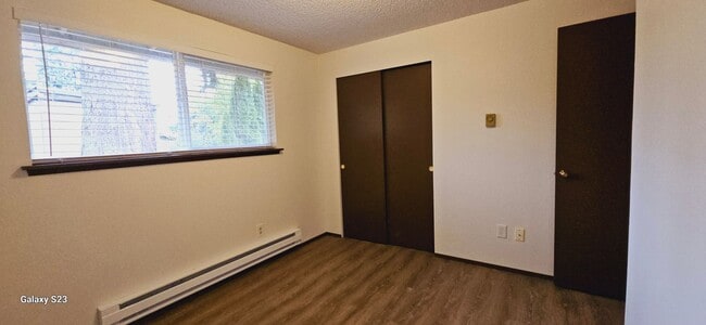 Building Photo - Puyallup 2bed/1.5 bath Duplex