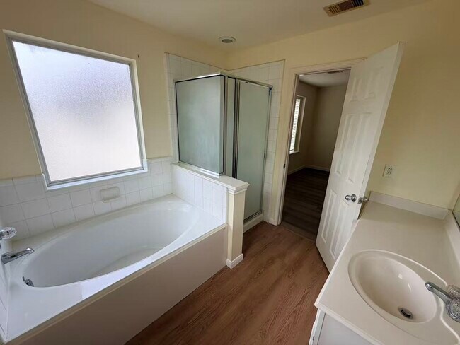 Building Photo - 8006 Singing Sonnet Ln