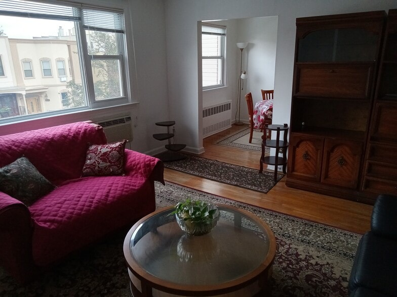 Building Photo - 3250 34th St