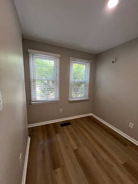 Building Photo - 1838 Ferncreek Pl