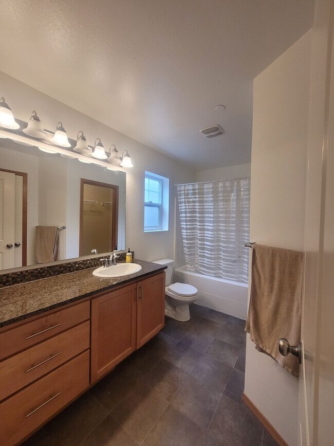 Building Photo - Three Bedroom House In Cordata - Kodiak