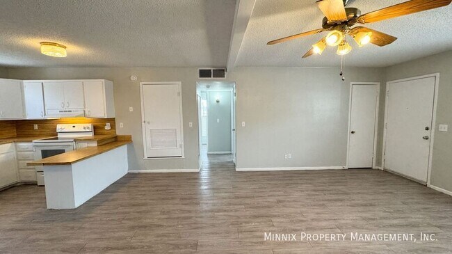 Building Photo - 2217 W 19th