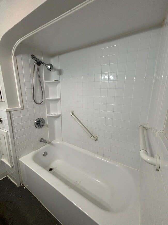 Building Photo - 3808 Kirkwood Rd