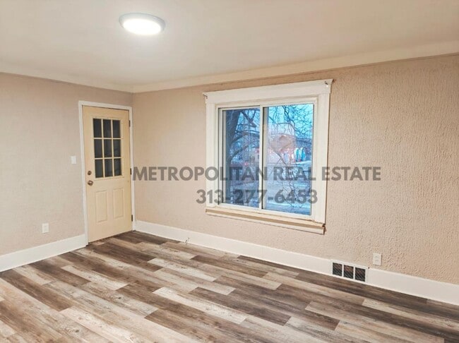 Building Photo - 4476 Monroe St