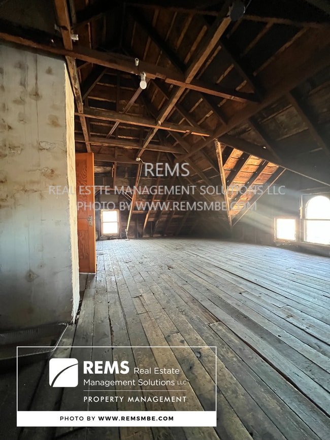 Building Photo - 431-437 Clark St.