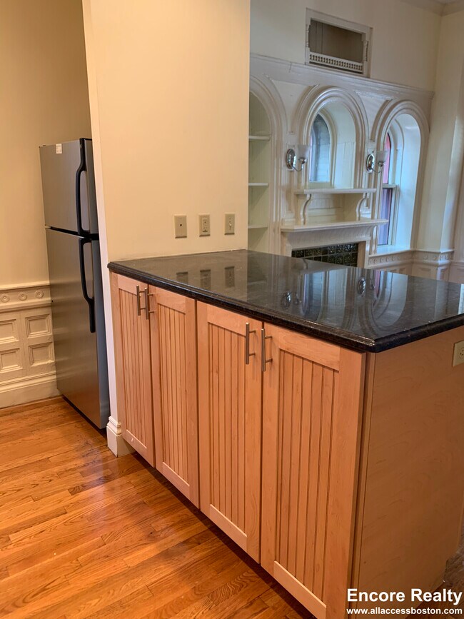 Building Photo - 195 Commonwealth Ave