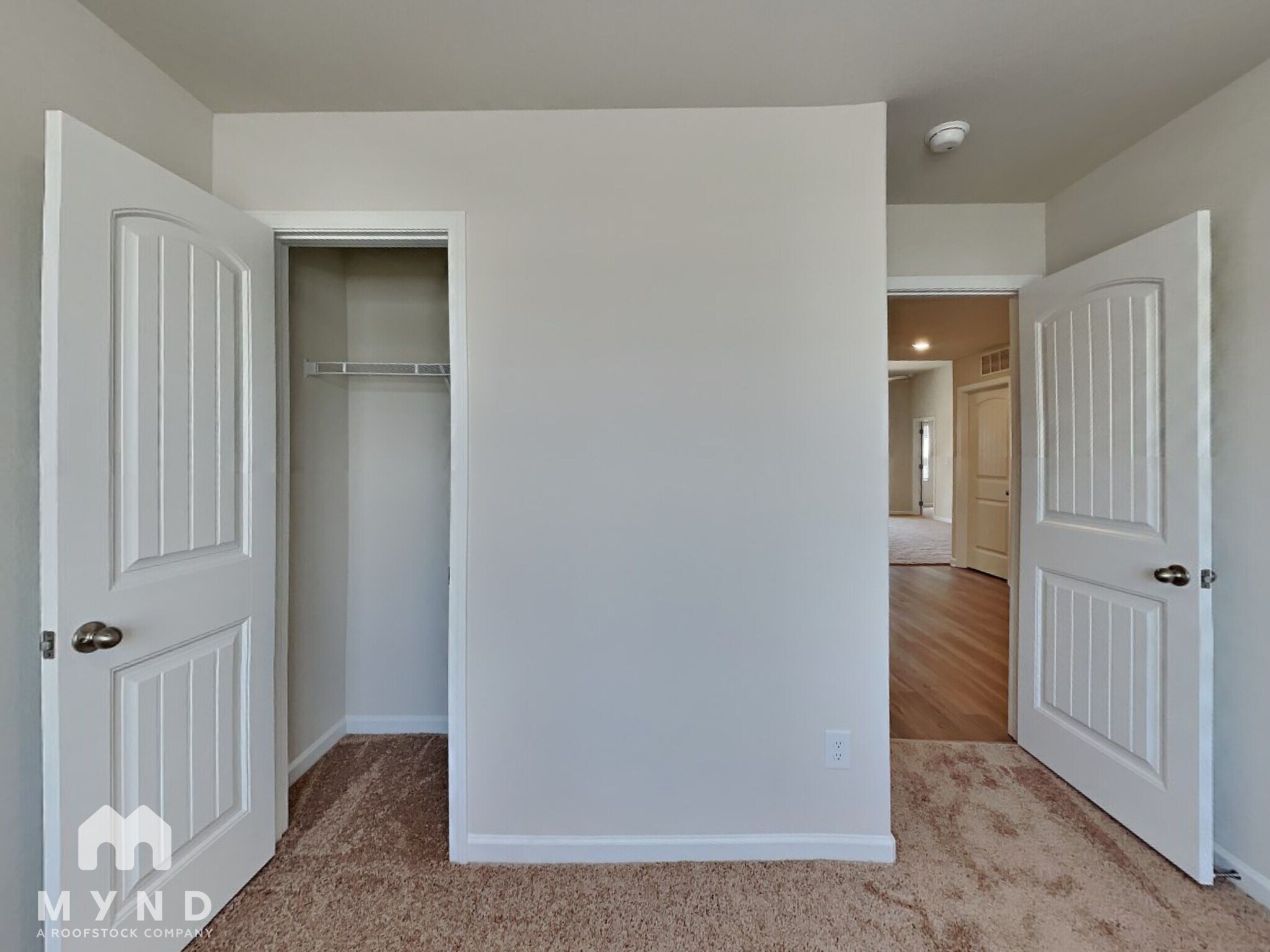 Building Photo - 155 Royal Mdw Dr