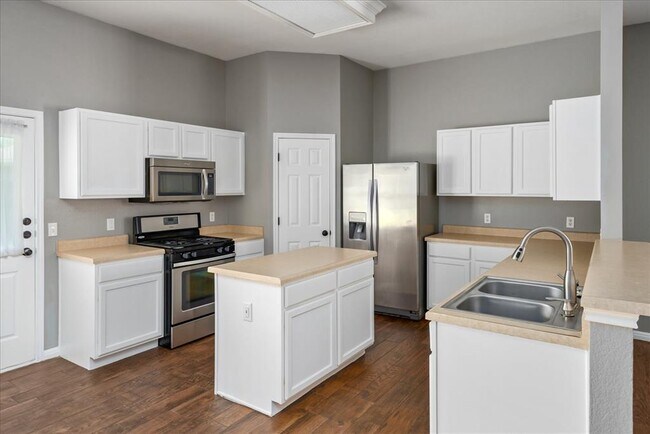 Building Photo - 403 Thunderstorm Ave