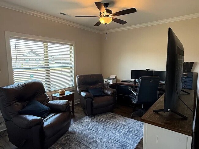 Building Photo - 26316 Woodfield Dr