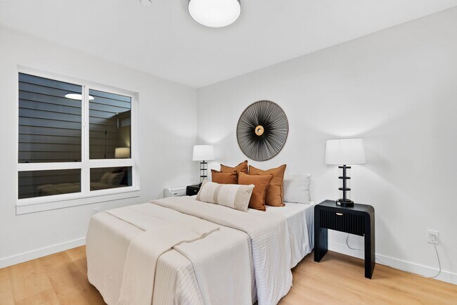 Building Photo - Modern Elegance in the Heart of Wallingford