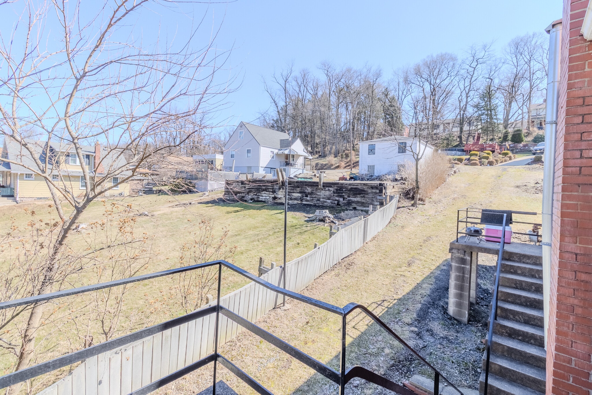 Building Photo - 825 5th Ave