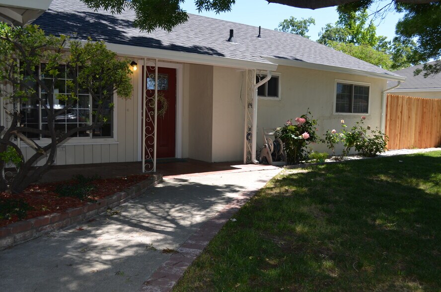 Walkway to Home - 2355 Geraldine Dr