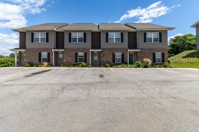 Building Photo - 920 Warrior Hill Dr