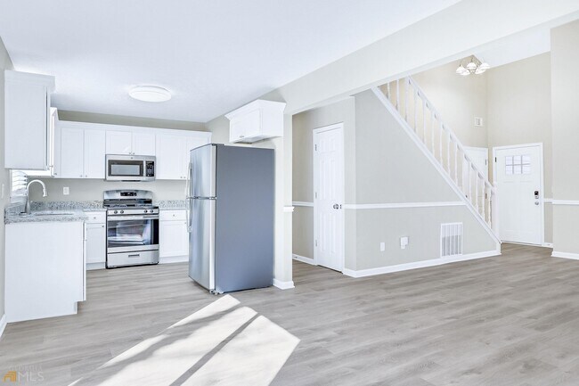 Building Photo - 2991 Brooks Dr