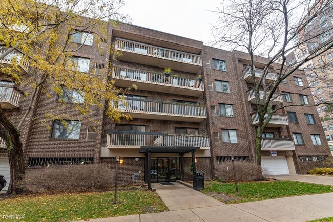 Building Photo - 1 br, 1 bath Condo - 6102 N Sheridan Rd