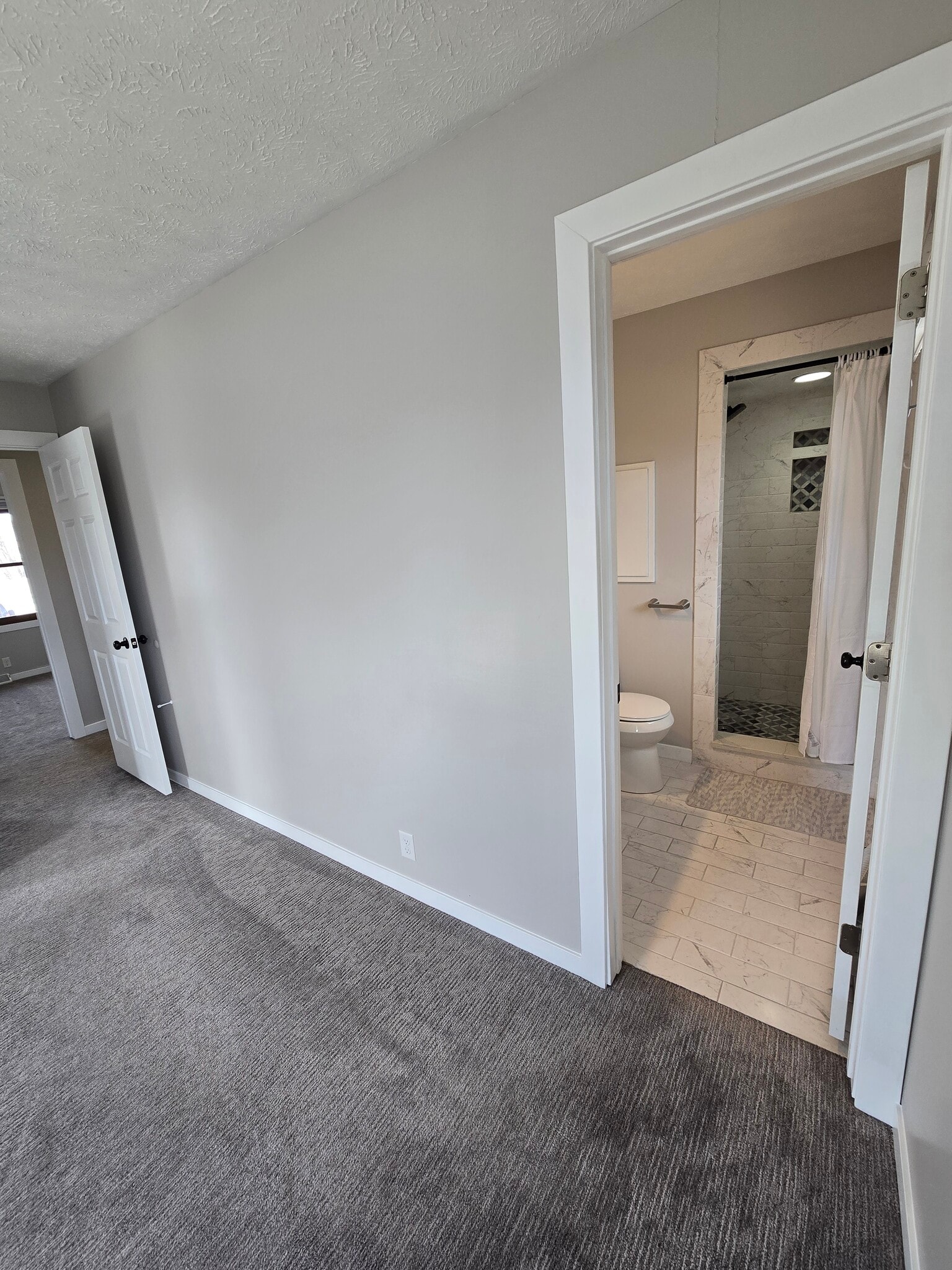 Master bath - 4923 Robin Drive