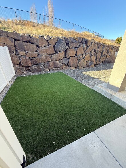 Building Photo - 806 Rio Vis Lp