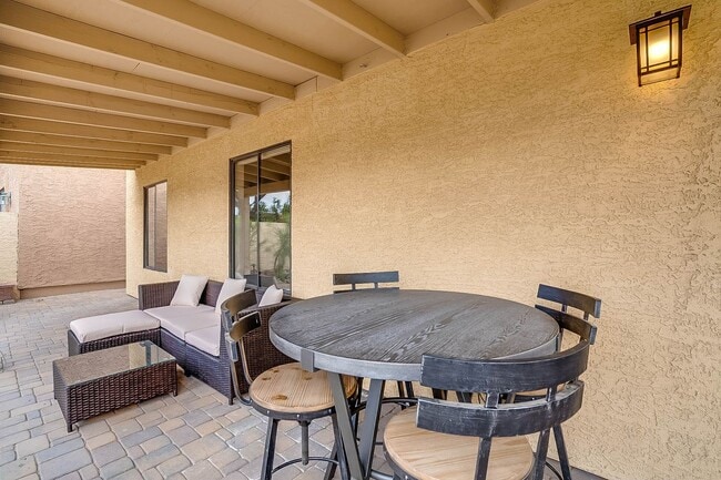 Building Photo - Resort Style Living - Furnished Three Bedr...