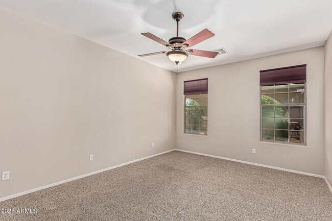 Building Photo - 3079 E Ridgewood Ln
