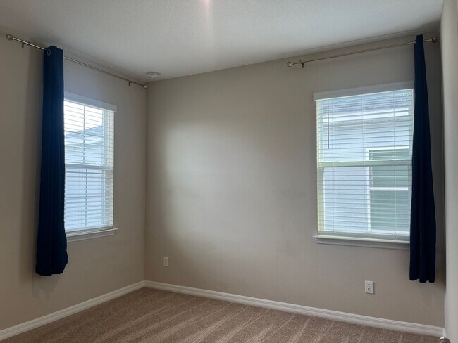 Building Photo - 2601 Pinnacle Ln