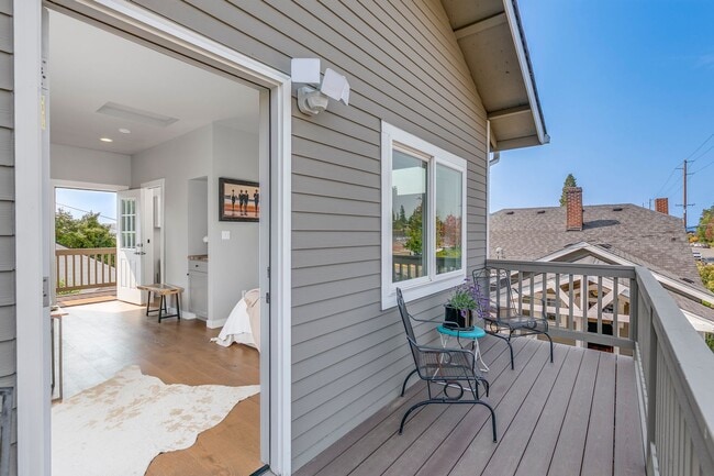 Building Photo - 431 Ave F