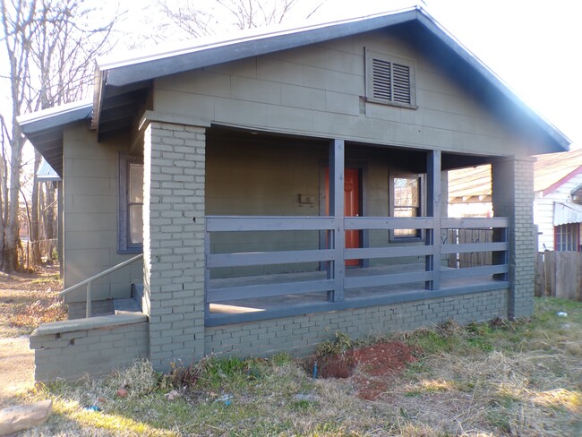 Building Photo - 916 47th St N