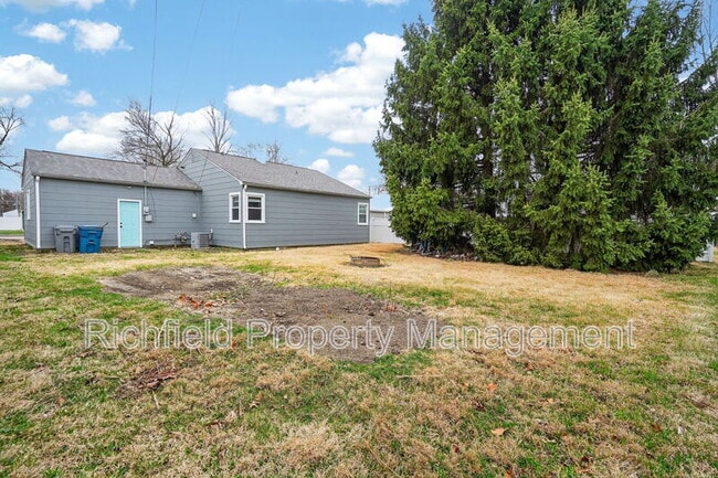 Building Photo - 1260 Lincoln Dr