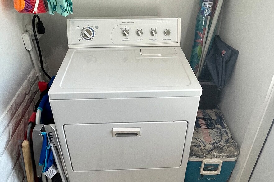 Full washer and dryer available - 4520 Burlington Ave N