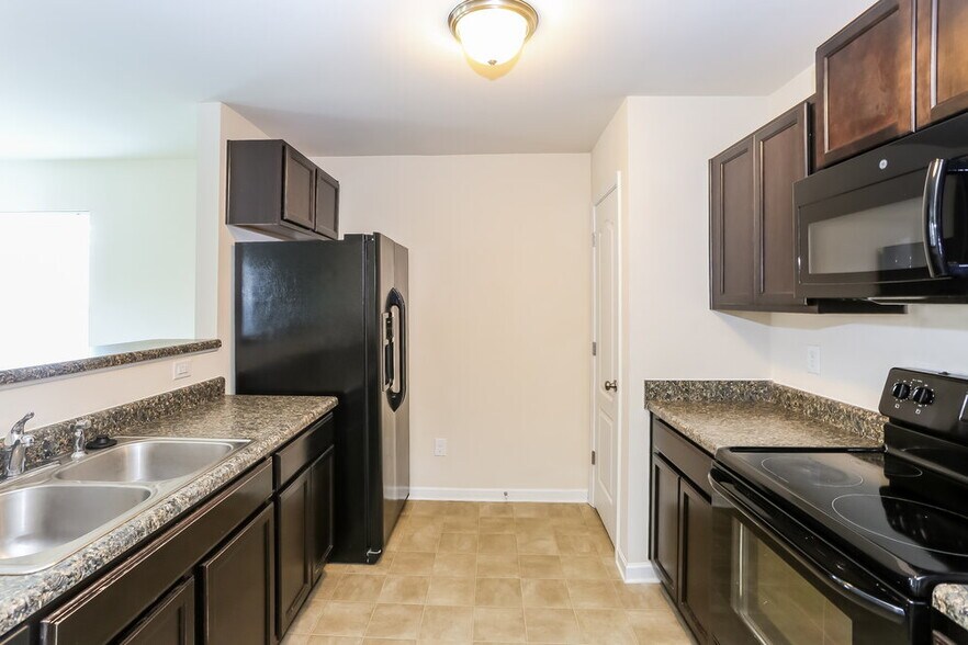 Building Photo - 164 Autumn Bluff Cir