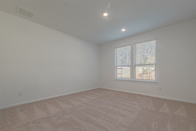 Building Photo - 325 Maple Bark Trl