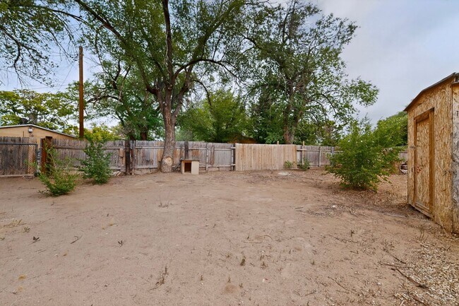 Building Photo - 1846 Henry Cir SW