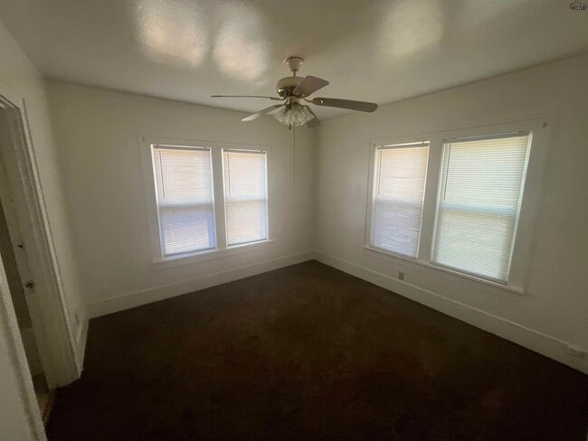 Building Photo - 2141 Ave K