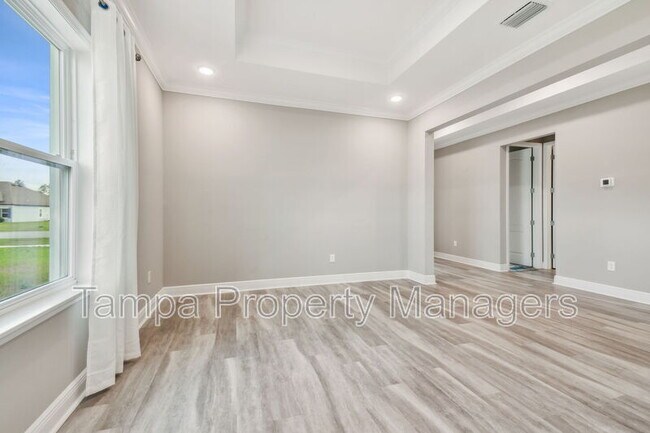 Building Photo - 10324 Crestview Heights Ave