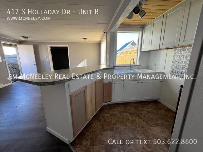 Building Photo - 417 S Holladay Dr