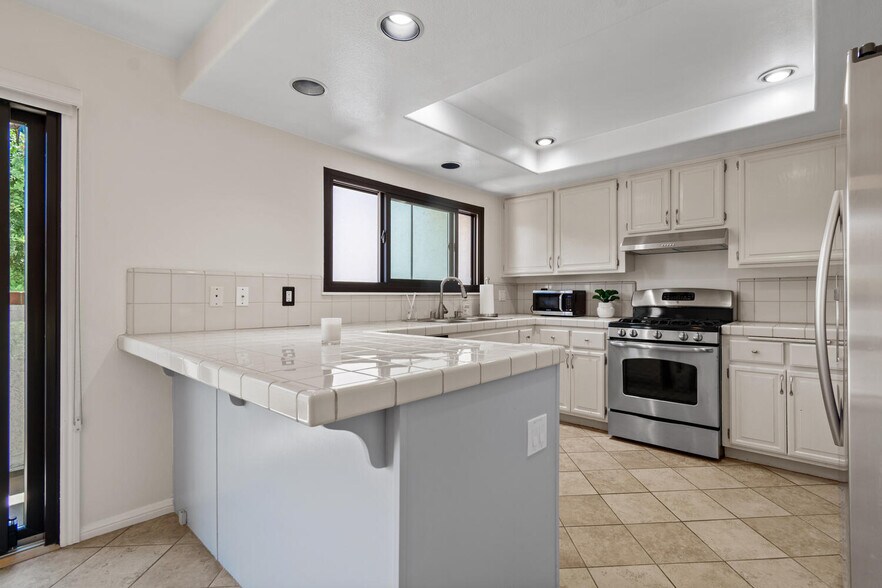 Building Photo - 15 Coronado Ct
