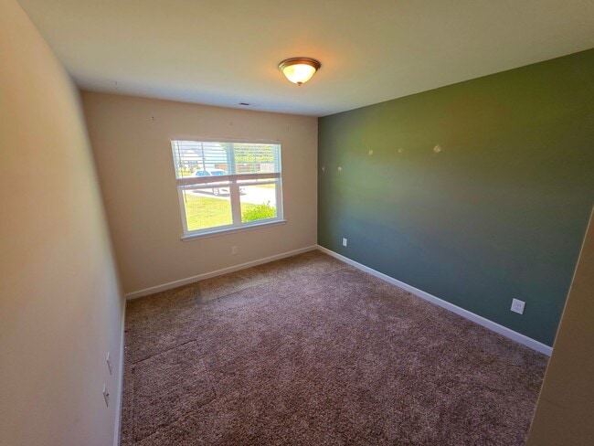Building Photo - 3 Bedroom 2 BA Justice Ridge