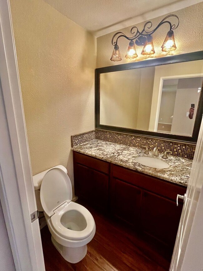 Building Photo - Beautiful 2bd/2bath townhome in Cambridge Terrace Community.
