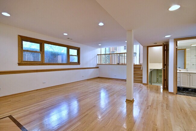 Building Photo - 2360 N Drury Ln