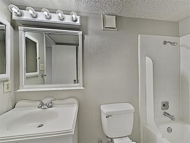 Building Photo - 4202 Glenlawn Ct
