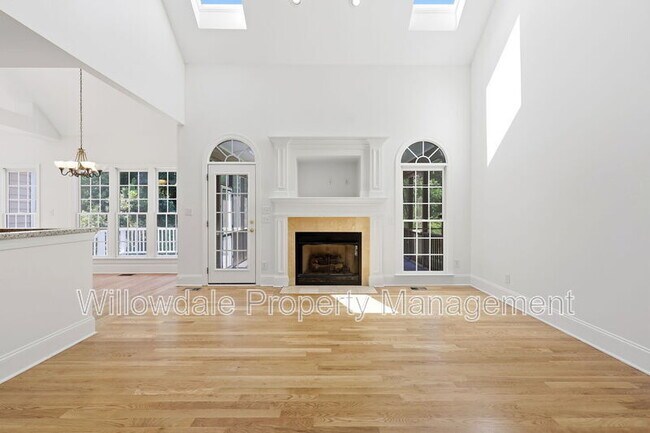 Building Photo - 223 Kinvara Ct