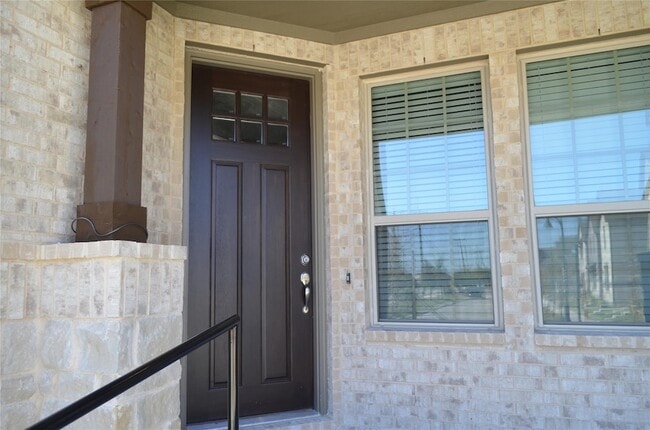 Building Photo - 5501 Crosby Dr