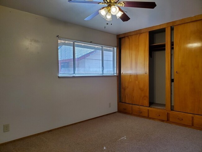 Building Photo - Cute 2 bedroom, 1 bath in Carmichael!