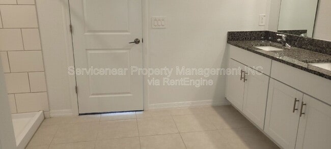 Building Photo - 2240 Gatsby Ln