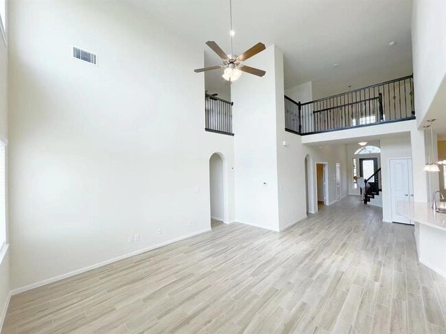 Building Photo - 4403 Silvergrass Ln