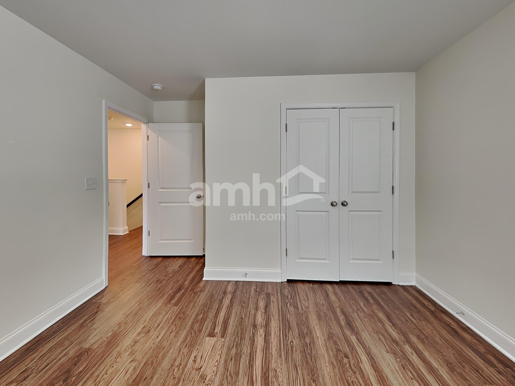 Building Photo - 600 Lk Vis Ct