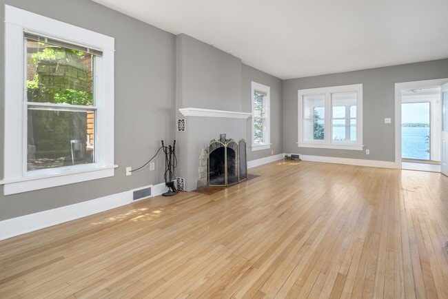 Building Photo - 5026 Lake Mendota Dr