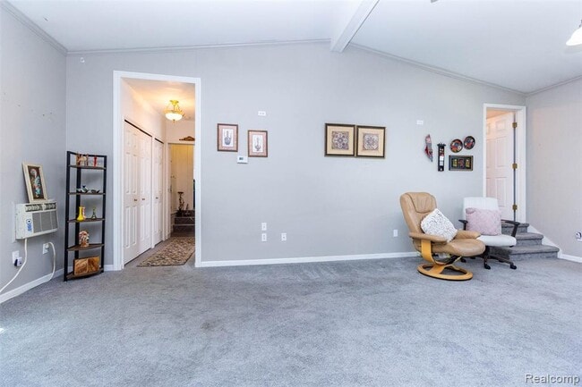 Building Photo - 8911 Manor Ave