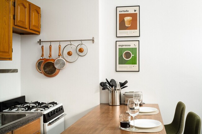 Building Photo - 754 Union St